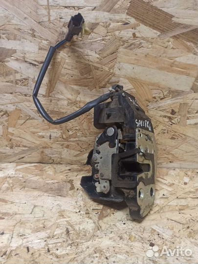 Замок двери задний правый Kia Spectra