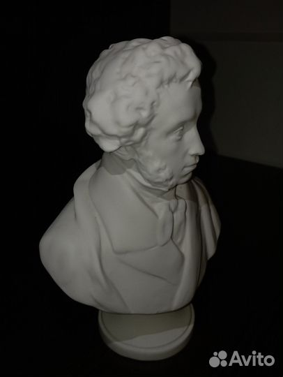 Бюст Александра Пушкина лфз