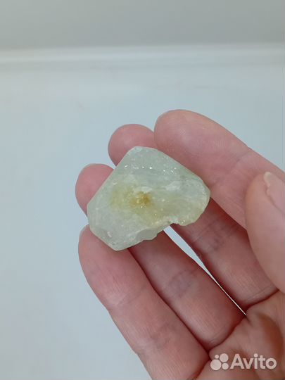 Датолит кристалл