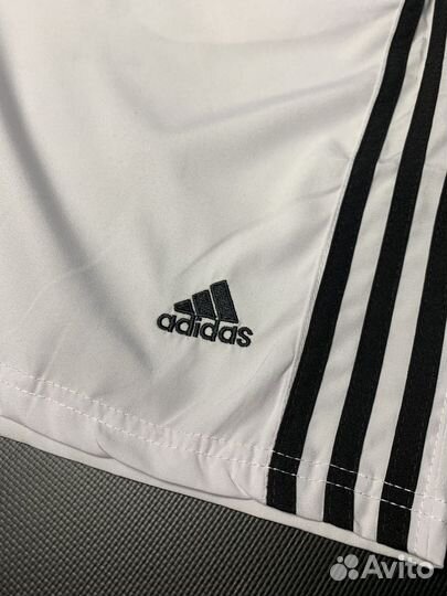 Шорты adidas белые