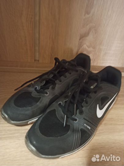 Кроссовки р. 40