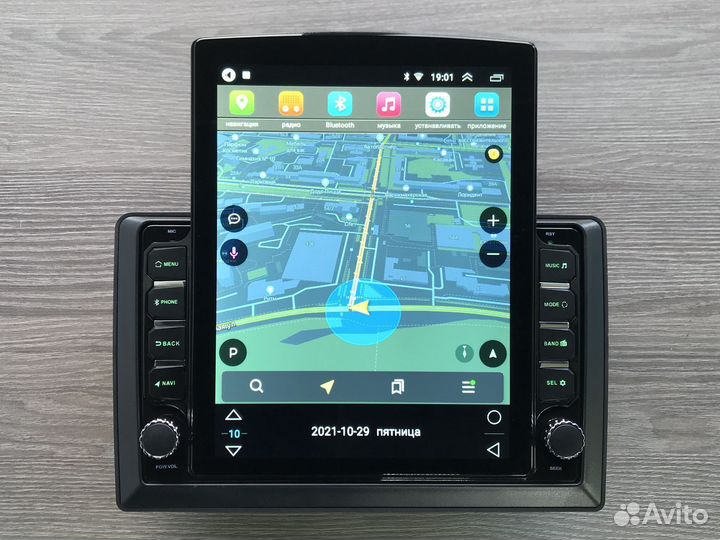 Магнитола на Volkswagen в стиле Тесла