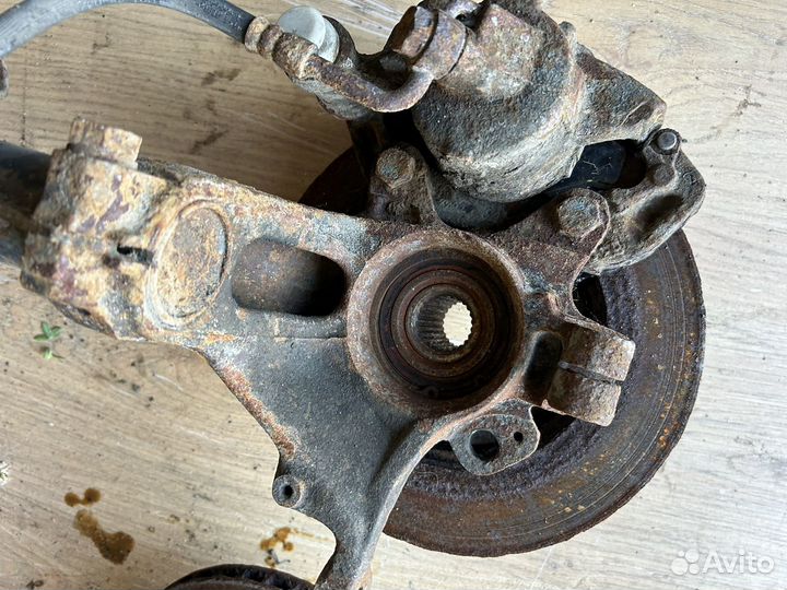 Поворотный кулак ford escort 95-2002 года