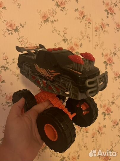 Hot wheels трак акула