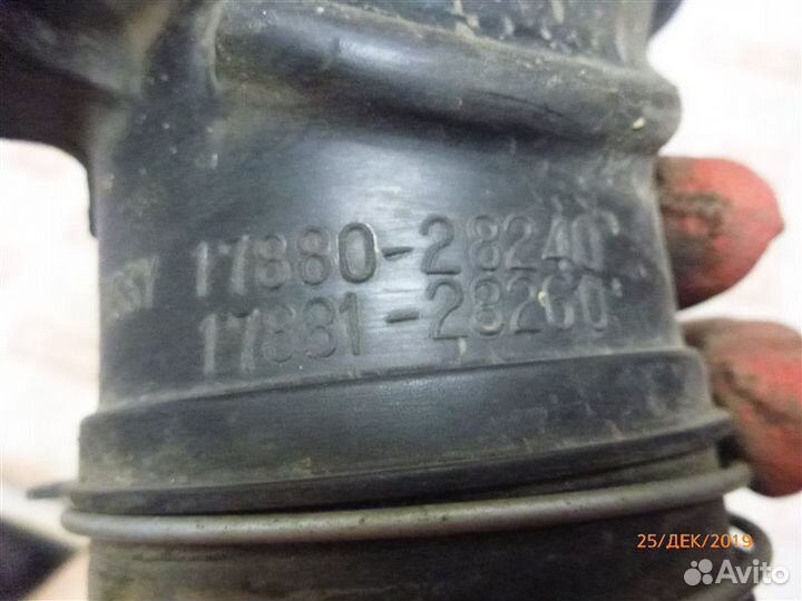 Патрубок воздушного фильтра Toyota Rav4 ACA30