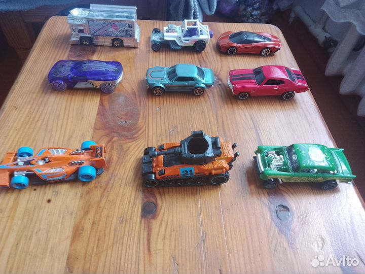 Продам новые машинки hotwheels