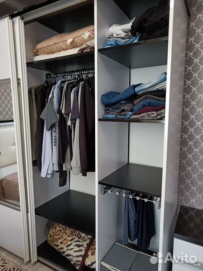 Спальный гарнитур