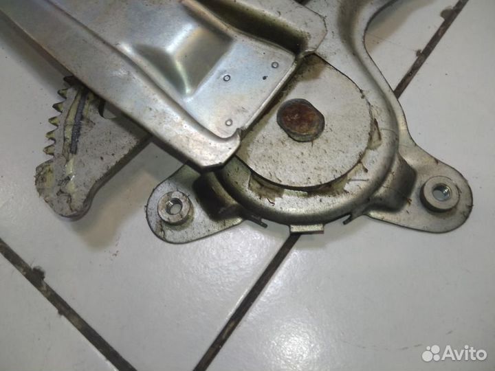 Стеклоподъемник электр. задний левый Toyota Camry XV50 рестайлинг (2014—2017)