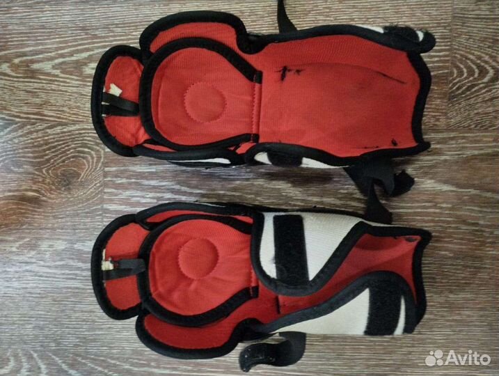 Нагрудник хоккейный детский