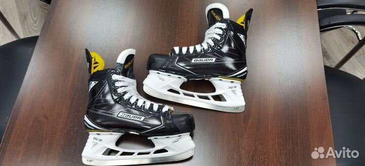Коньки Bauer профессиональные 4,5d Щитки хоккейные