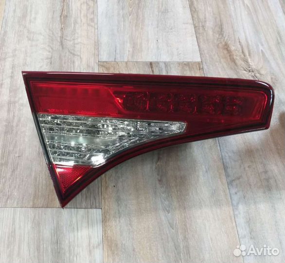 Задние фонари (в крышку багажника) на Киа Оптима 3