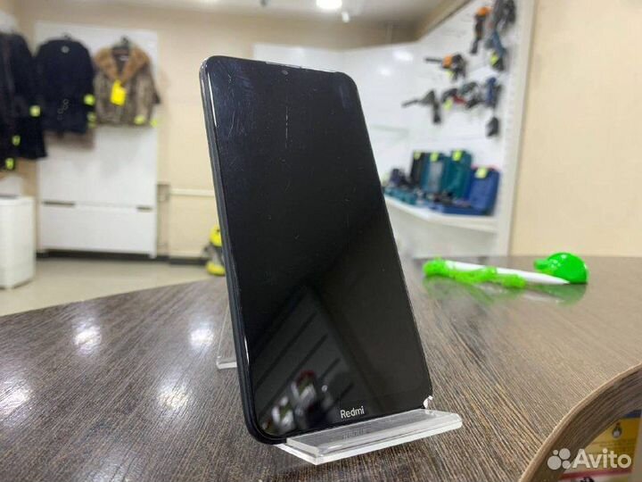 Xiaomi Redmi 8, 3/32 ГБ