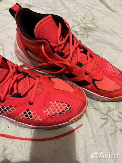 Кроссовки adidas