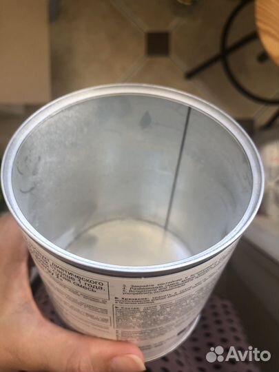 Пустые банки из под детского питания