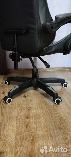 Компьютерное кресло