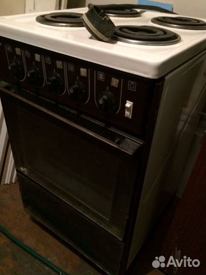 Плита электрическая в отличном состоянии. Доставка