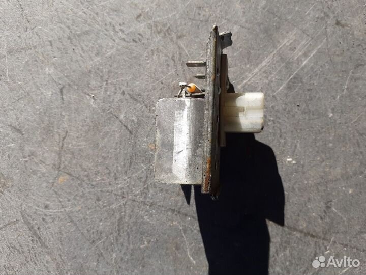 Резистор печки Фольксваген Гольф 2