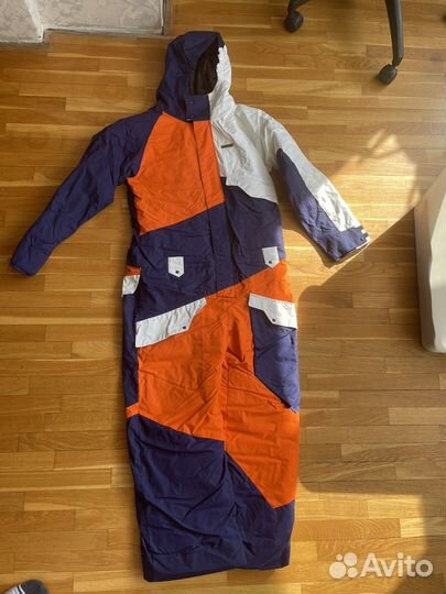 Горнолыжный комбинезон