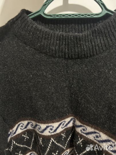 Свитер теплый