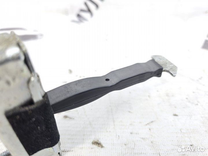 Ограничитель двери задний левый Toyota Camry 50