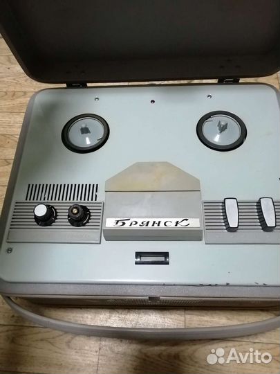 Катушечный магнитофон