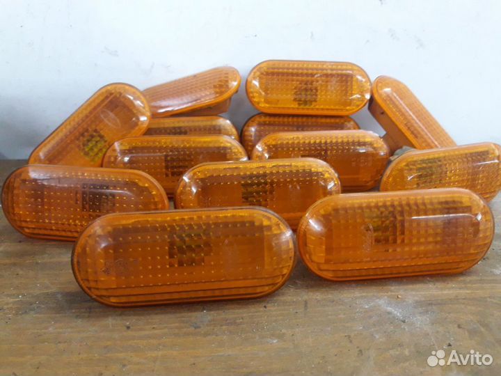 Повторитель поворота Форд желтый