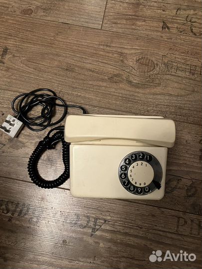Дисковый телефон Германия белый