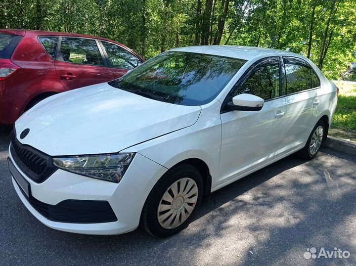 Skoda Rapid 1.6 AT, 2021, 65 000 км