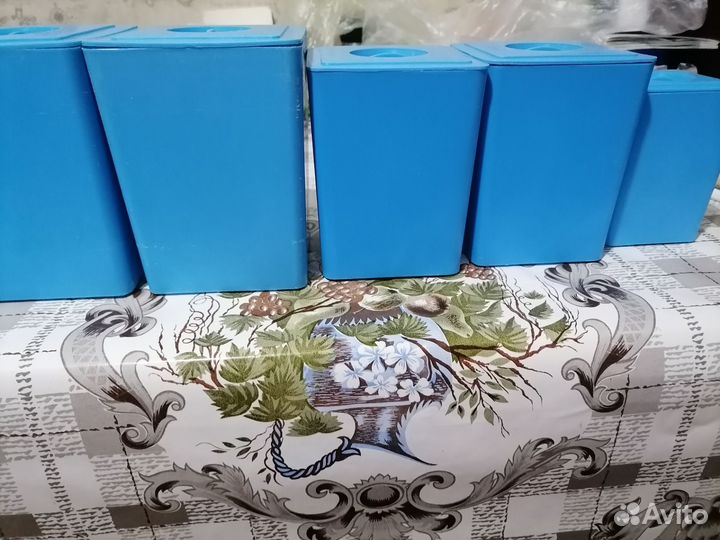 Пластиковые ёмкости для сыпучих продуктов Б/у