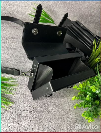 Барсетка-слинг для мужчин из кожи