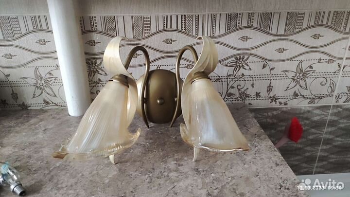 Люстра + 2 настенных светильника (бра)