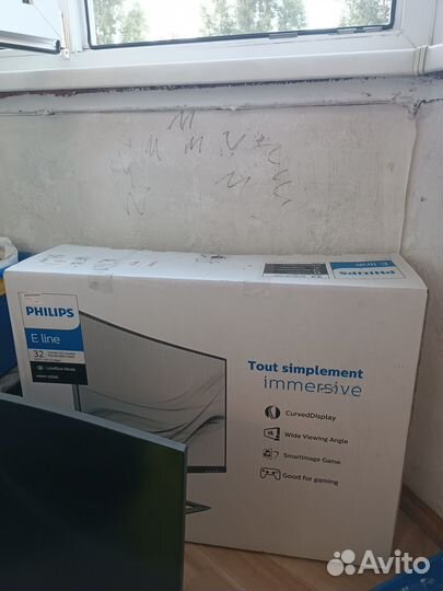 Монитор philips 32, сломанный