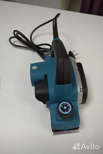 Makita рубанок KP0800