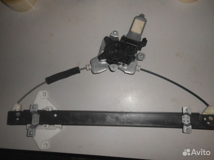 Стеклоподъемник электрический задний правый