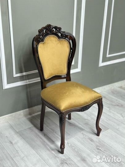 Стол и стулья новые