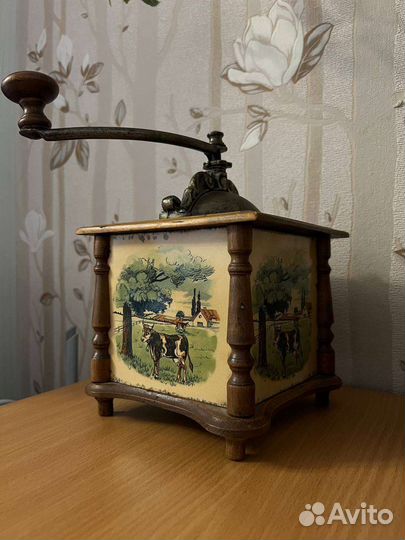 Старинная ручная кофемолка Japy Freres