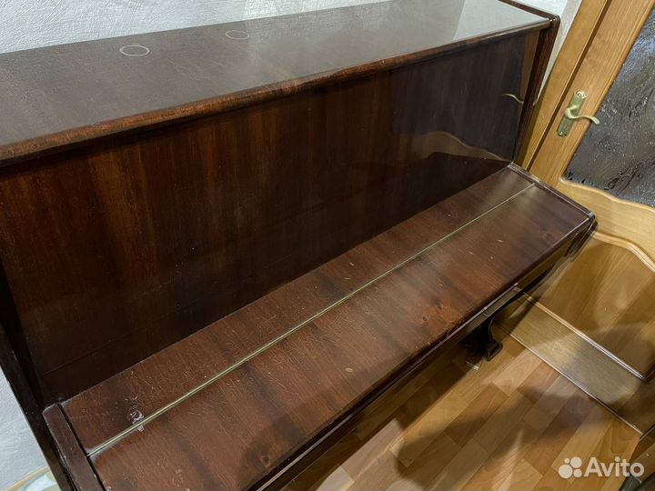 Пианино Ласточка