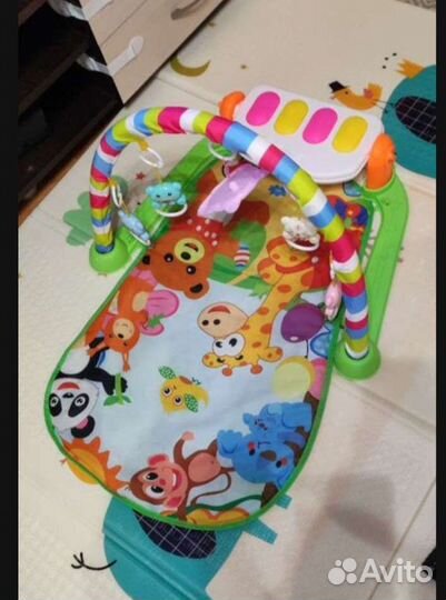 Развивающий коврик с пианино