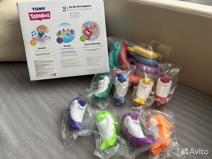 Tomy toomies дельфины/ подарок/игрушка для ванной