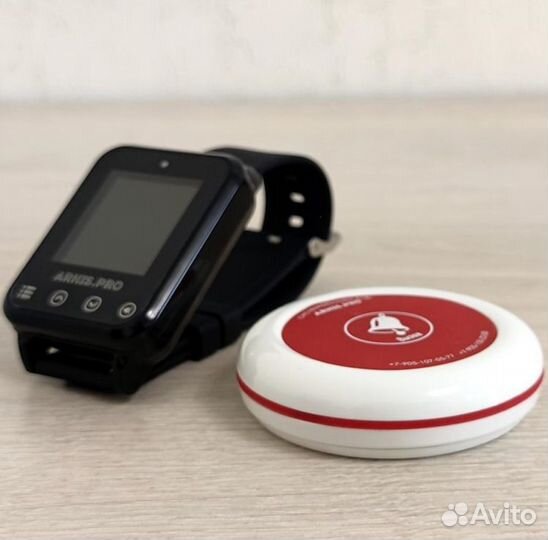 Кнопка вызова официанта и часы пейджер Элит