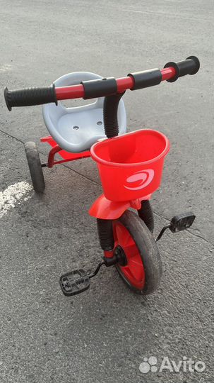 Детский трехколесный велосипед
