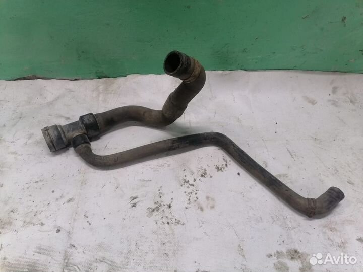 Патрубок радиатора Audi A4 B5/Passat B5 8D0121055G