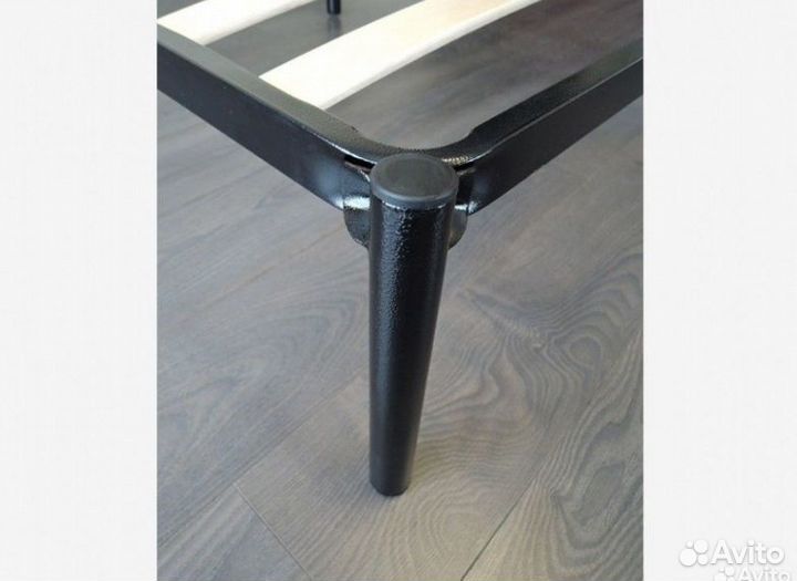 Кровать металлическая двуспальная белая