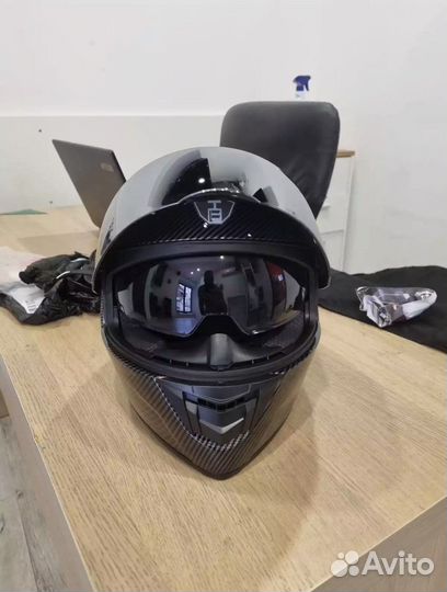 Мотоциклетный шлем