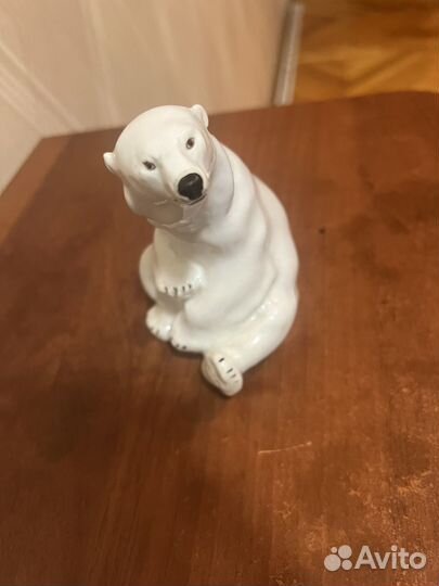 Статуэтка фарфор