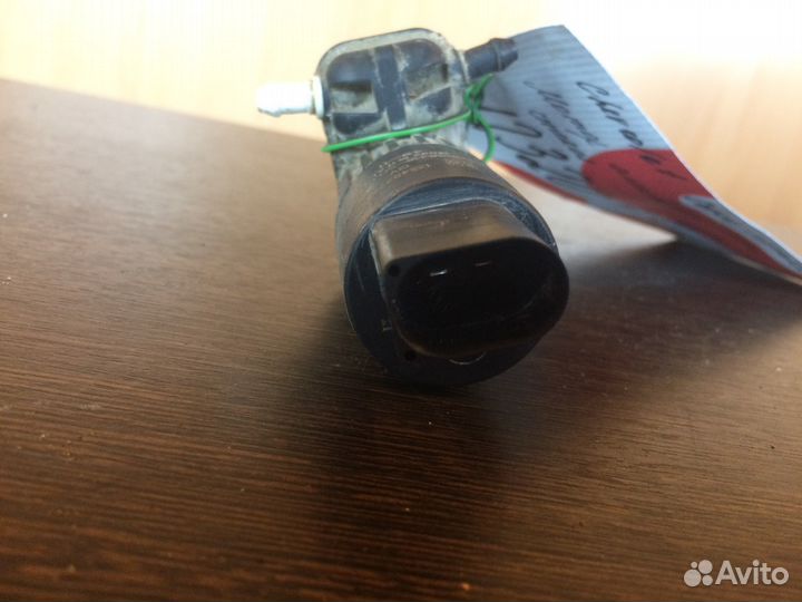 Насос омывателя стекол Chevrolet Cruze хэтчбек