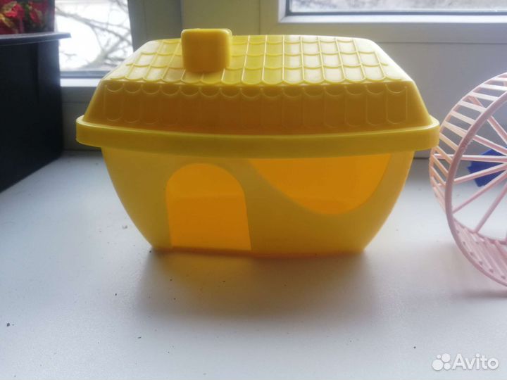 Домик для хомяка и колесо