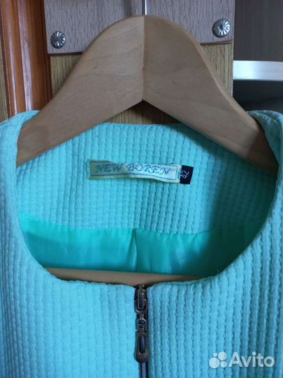 Удлинённый жакет мятного цвета 40-42 размер