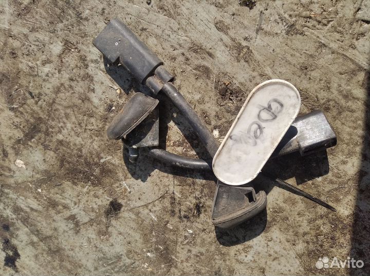 Форсунка омывателя лобового стекла Форд Фокус 2