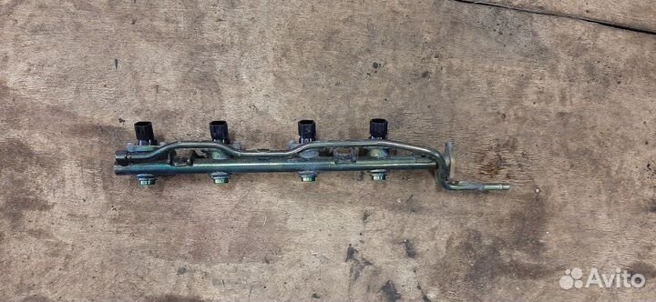 Рампа топливная форсунки Ниссан Альмера Н15